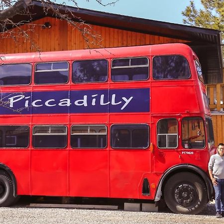 Piccadilly Motel เรเดียมฮอตสปริงส์ ภายนอก รูปภาพ